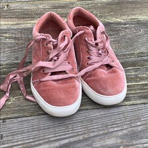 Report velvet sneakers